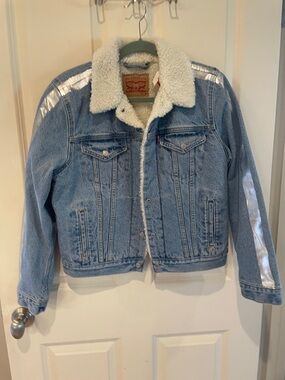 Levi's Light Blue Denim Jacket with White Sherpa Collar and Silver Stripe